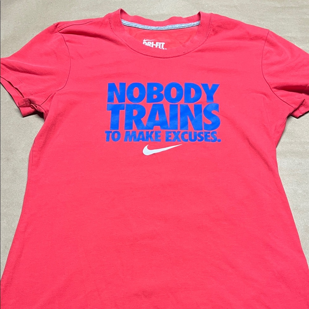 Vintage Nike Women’s graphic tee Medium